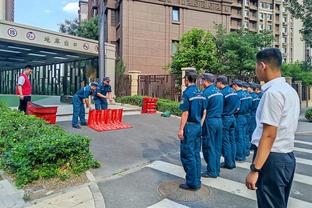 加布里埃尔本场数据：2射2正打进1球，获评8.1分